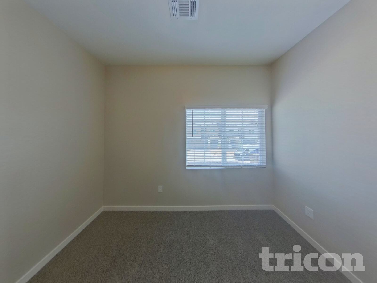 Building Photo - 4544 E Grandview St