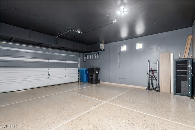 Building Photo - 945 Spiracle Ave