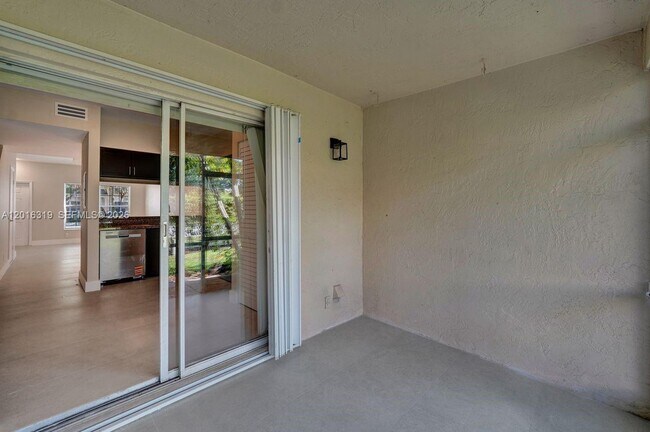 Building Photo - 43 Simonton Cir