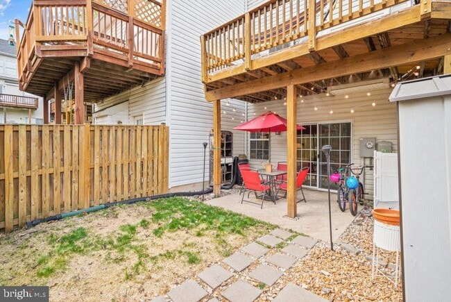 Building Photo - 10136 Pale Rose Loop