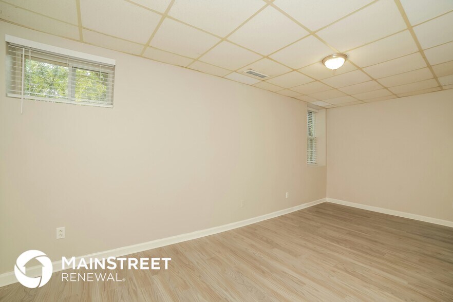 Building Photo - 157 Amber Ln