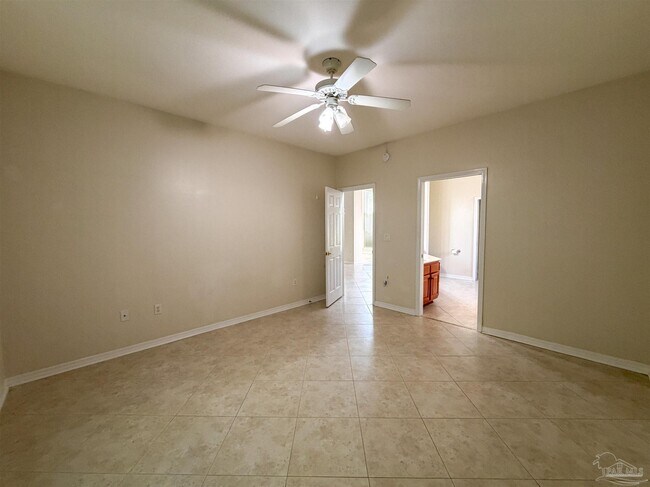 Building Photo - 1490 Chalet Pl