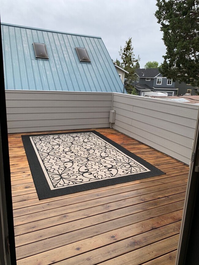 Building Photo - Updated Home in Oldmill