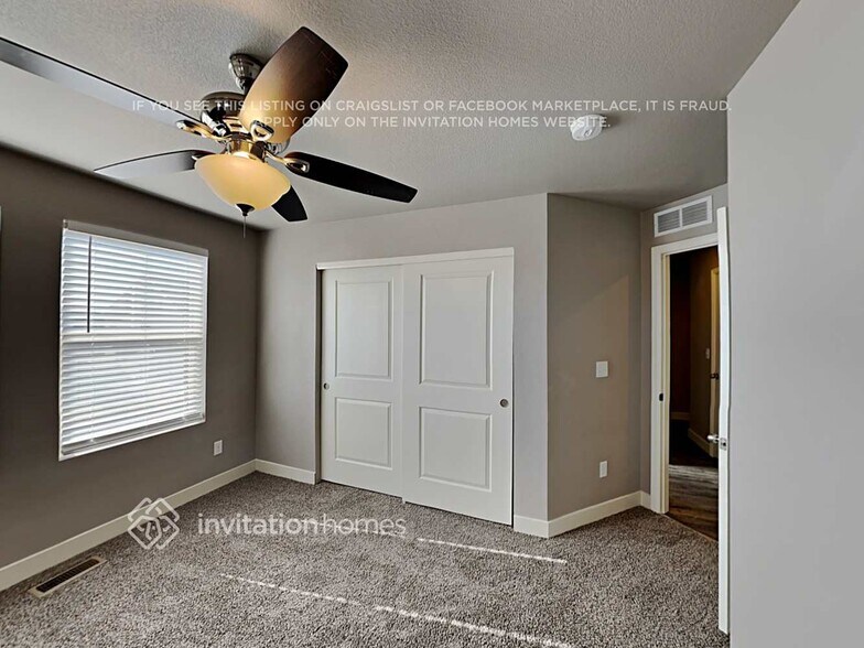 Building Photo - 9234 Castle Oaks Dr