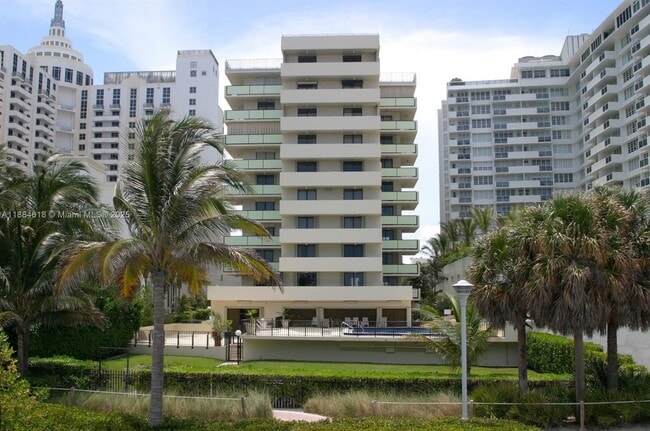 Building Photo - 1623 Collins Ave