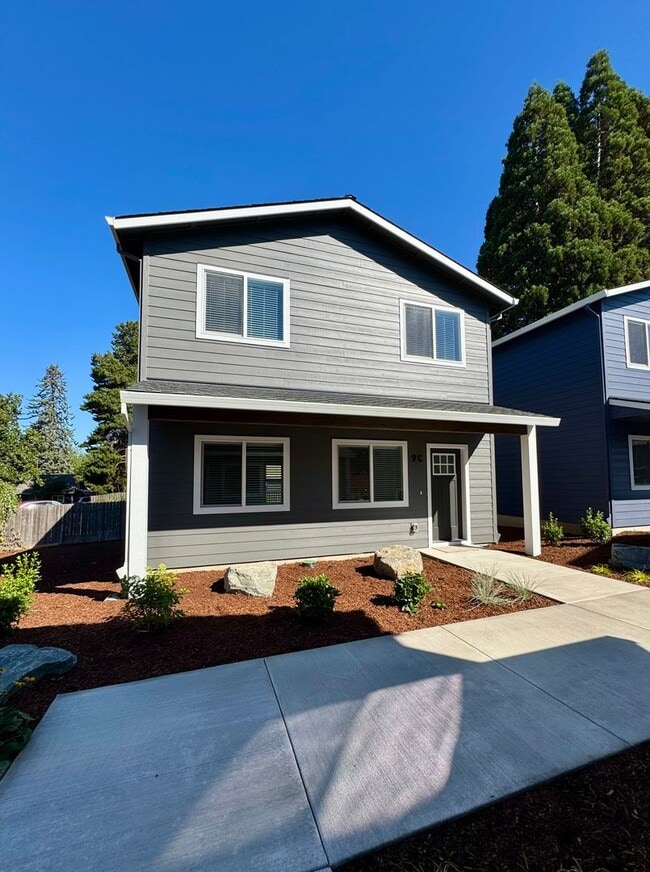 Building Photo - Newly Built 3 Bed, 2.5 Bath Cottage Homes with Free Wifi Internet