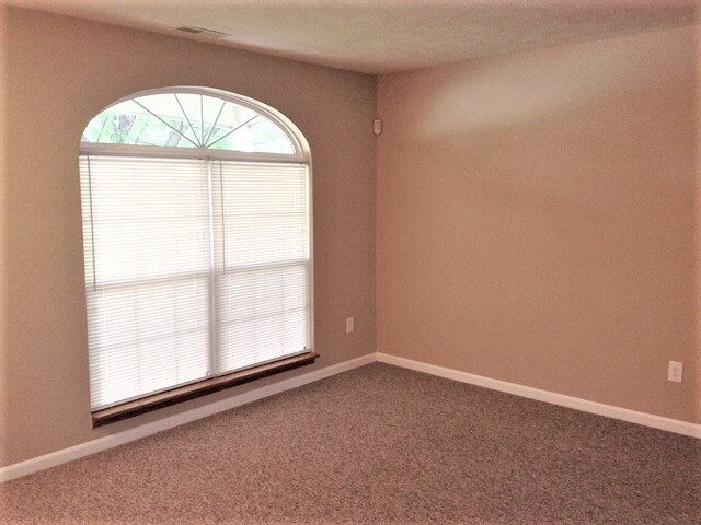 Building Photo - 6739 Dorchester Dr