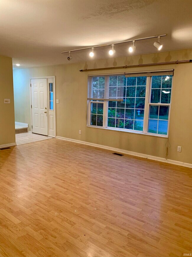 Building Photo - 3882 Claybridge Dr