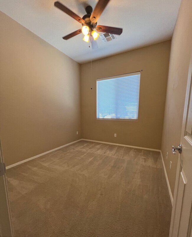 Building Photo - Two Bedroom home in Granville!