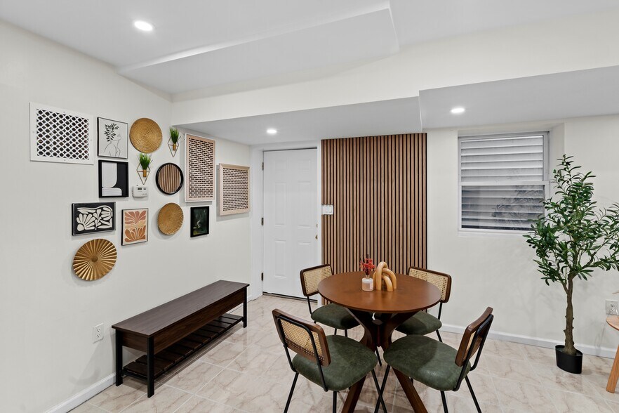 Building Photo - 303 Arlington Ave