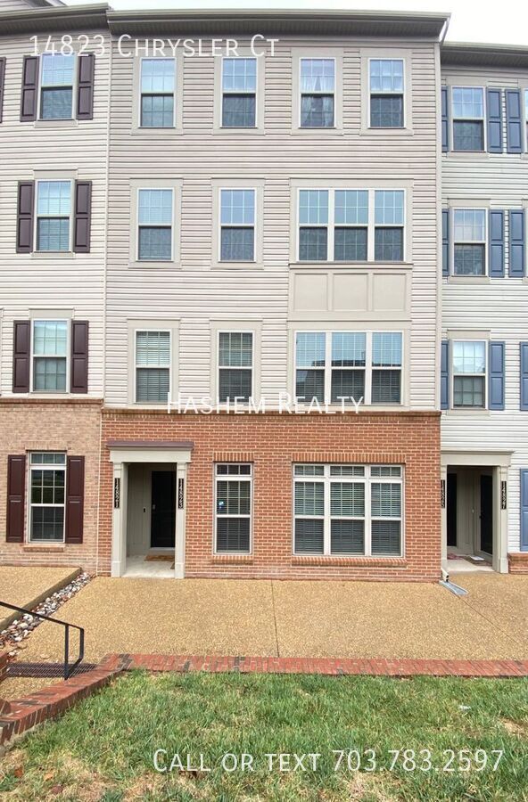 Building Photo - 14823 Chrysler Ct