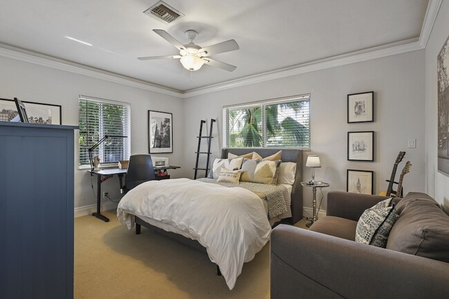 Building Photo - 1925 Coral Gardens Dr