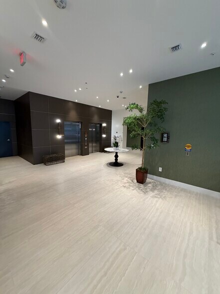 Building Photo - 3909 N 30th Ter