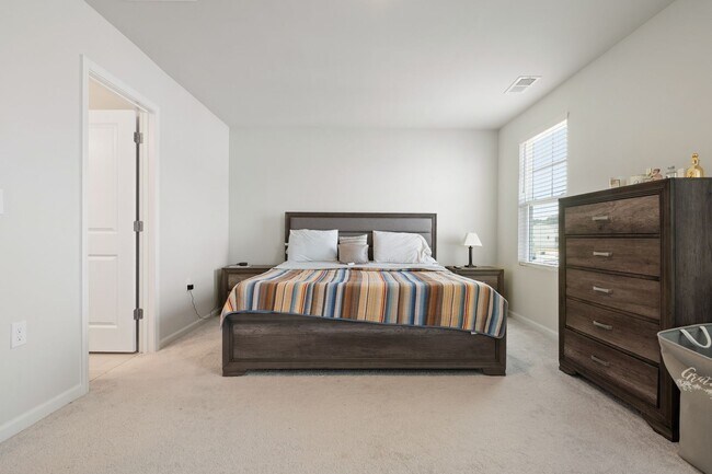 Building Photo - 2500 Chert Ln