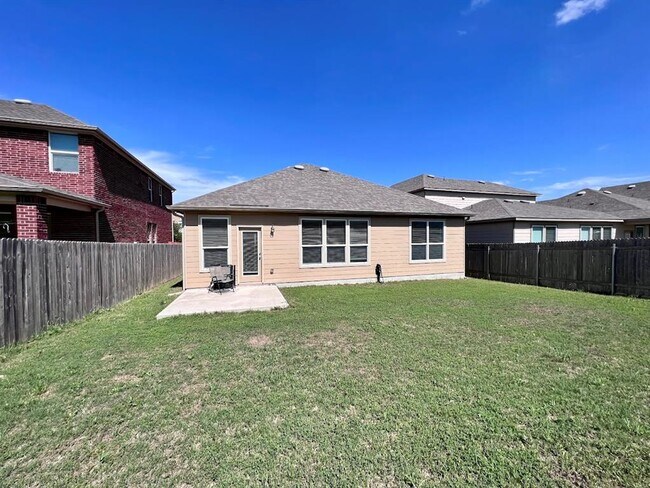 Building Photo - 7900 Crystalbrook W
