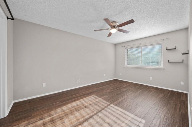 Building Photo - 12329 Limerick Ave