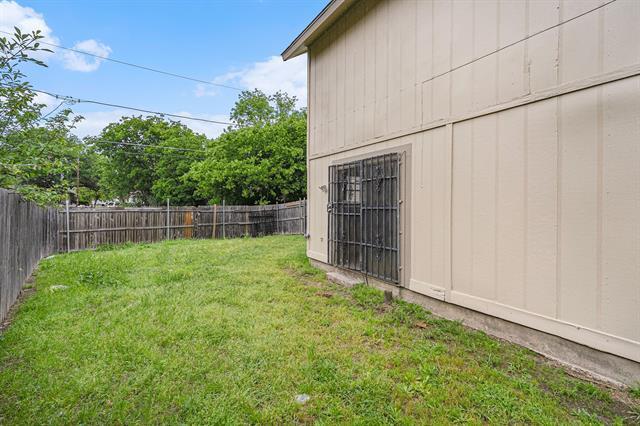 Building Photo - 10359 Chelmsford Dr