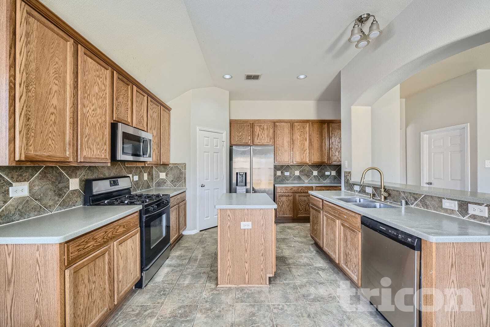 Building Photo - 2615 Hardwood Trail