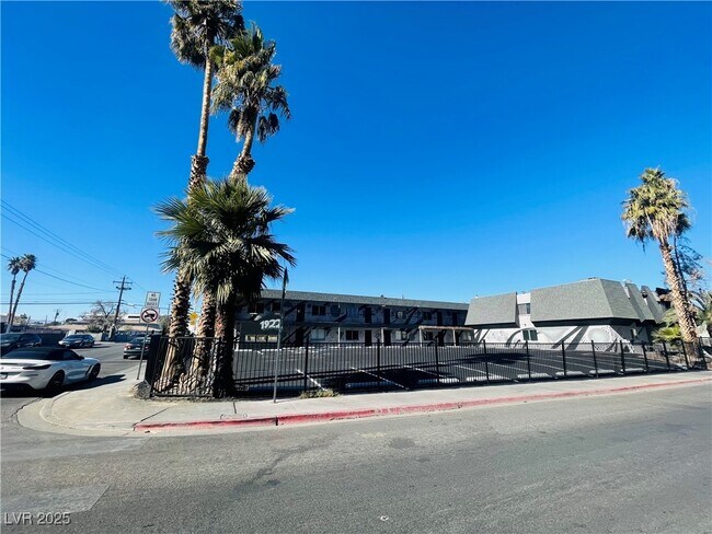 Building Photo - 1922 Fairfield Ave