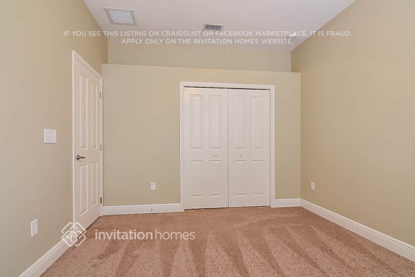 Building Photo - 1845 Beaconsfield Dr