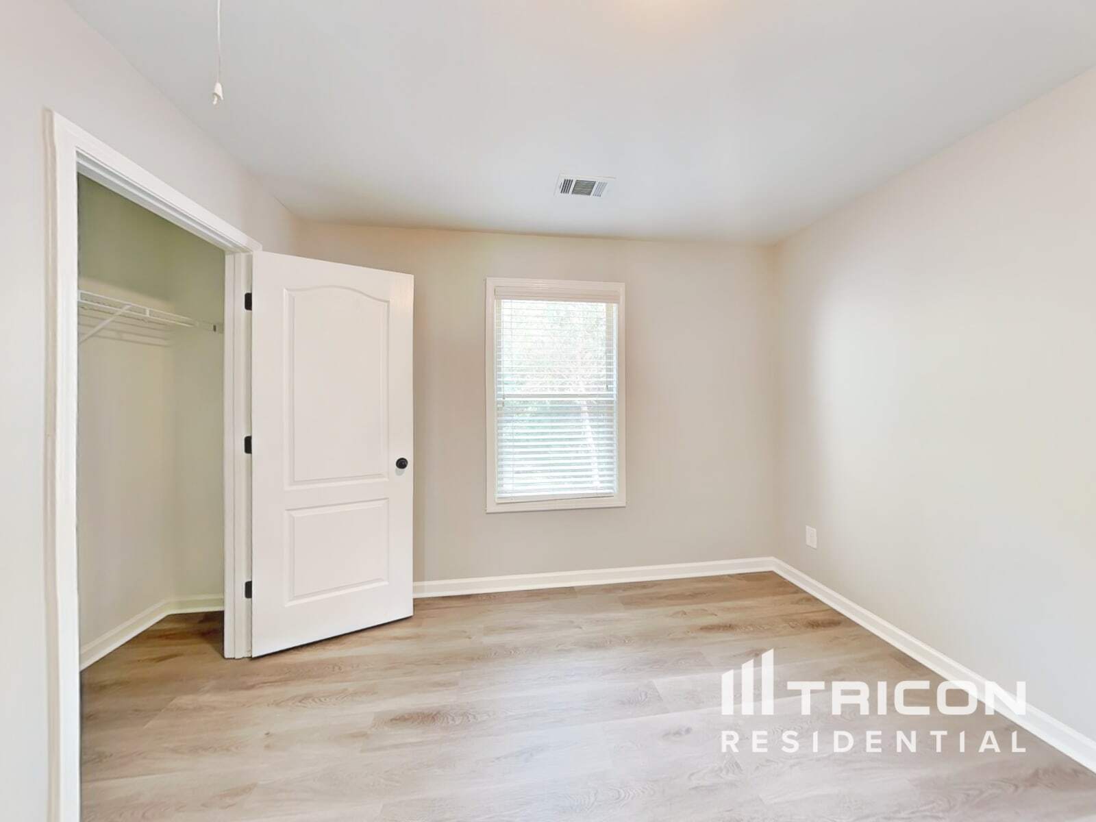 Building Photo - 2974 Olivine Dr SE