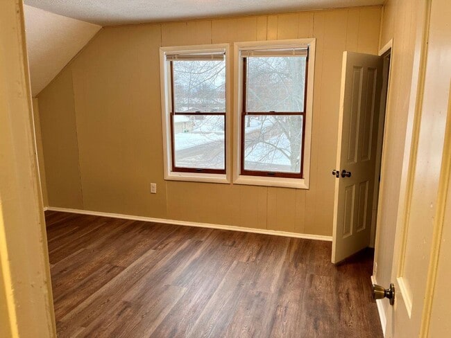 Building Photo - Shawano- 3 Bedroom 1 Bath Single Family Ho...
