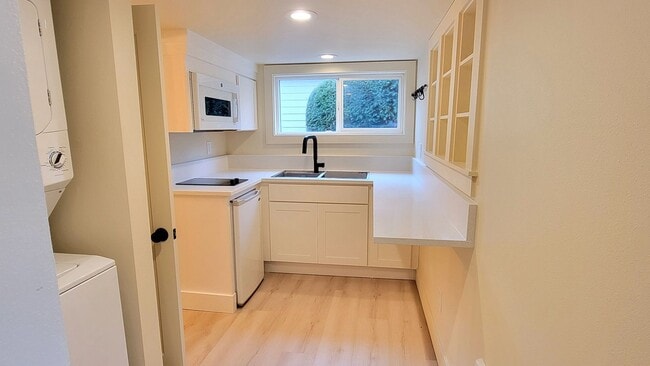 Building Photo - New Construction 1 bedroom + sleeping loft...