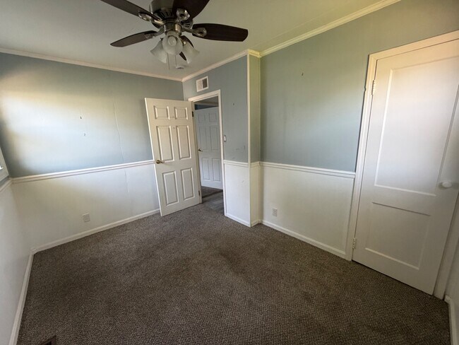 Building Photo - 1432 Bel Air