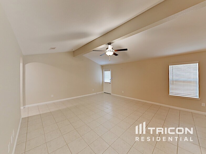 Building Photo - 508 Red Dusk Paint Dr