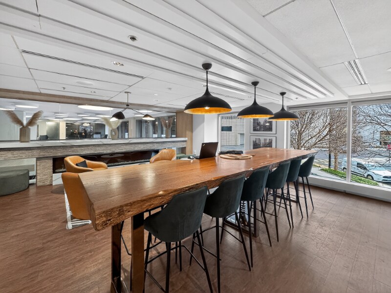 Building Photo - 302 N Canal St