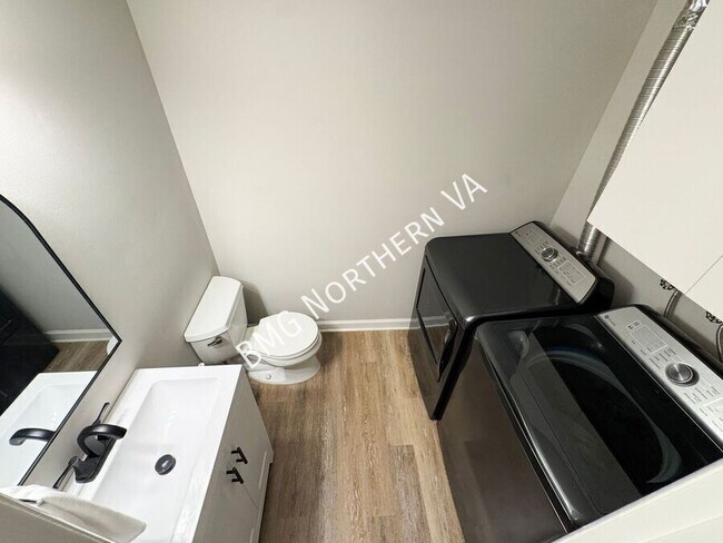Building Photo - 1476 Greenmont Ct