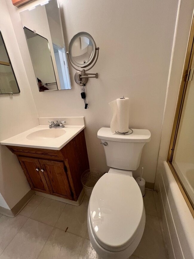 Building Photo - Spacious 2-Story House in Whittier