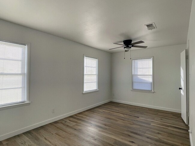 Building Photo - Snyder’s Sweet Spot: Modern Comfort Meets Country Charm