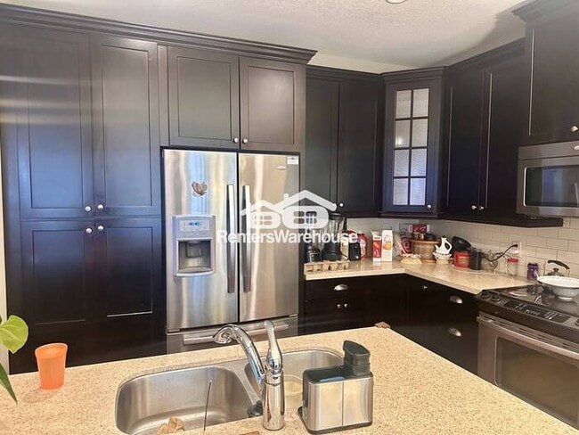 Building Photo - Executive Townhome in Stonemills Community...