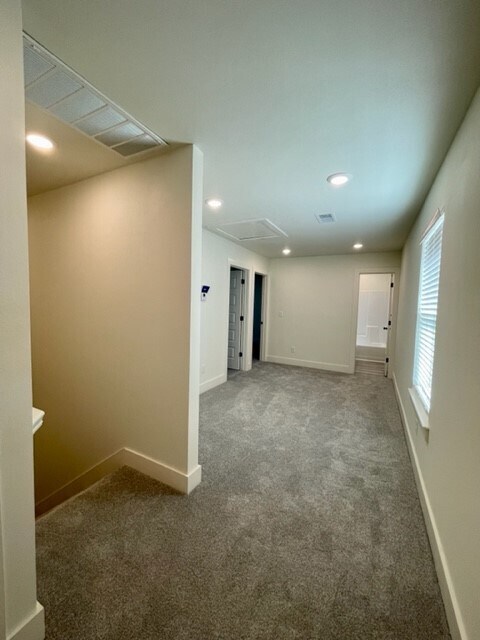 Building Photo - 1 Inchcape Ln