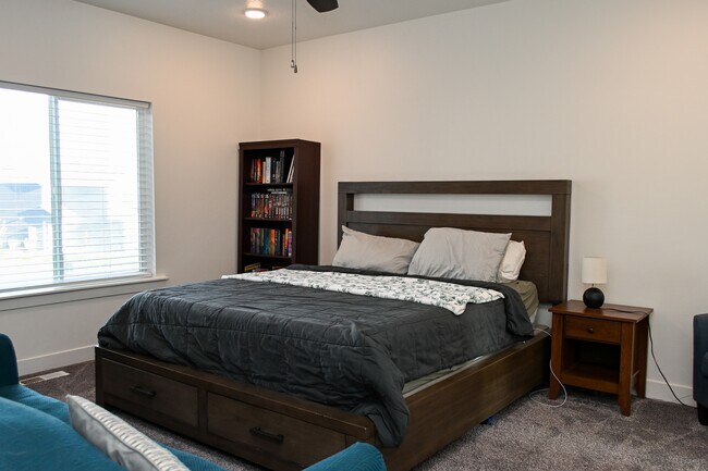 Building Photo - 451 S 1440 E