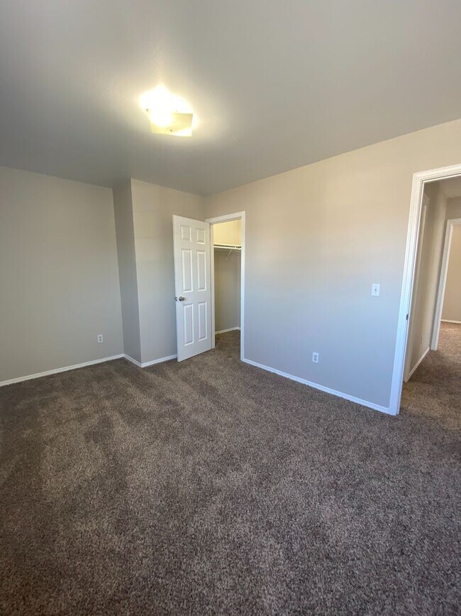 Building Photo - 1915 Cornell Ave