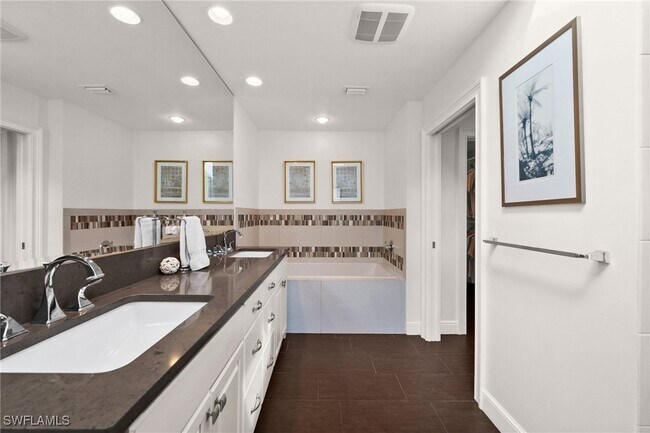 Building Photo - 5908 Via Lugano