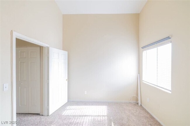 Building Photo - 900 Heavenly Hill Ct