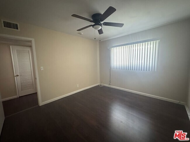 Building Photo - 10432 Crenshaw Blvd