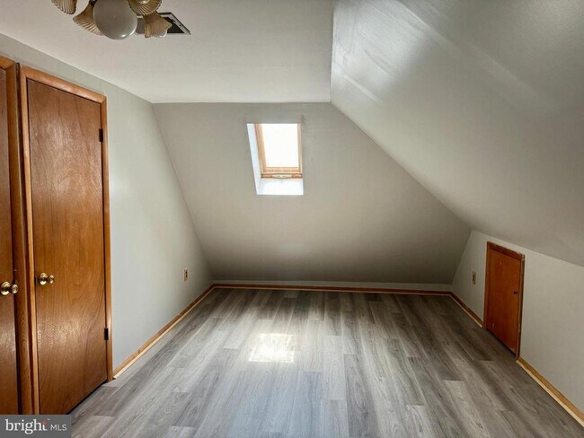 Building Photo - 7848 Montgomery Ave