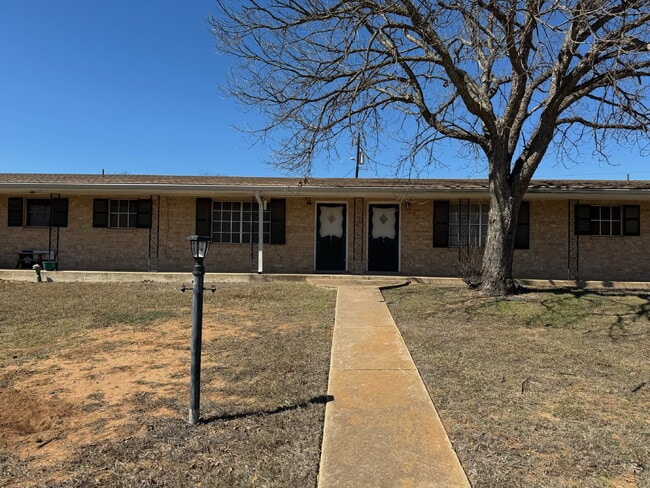 Building Photo - 2 weeks free rent