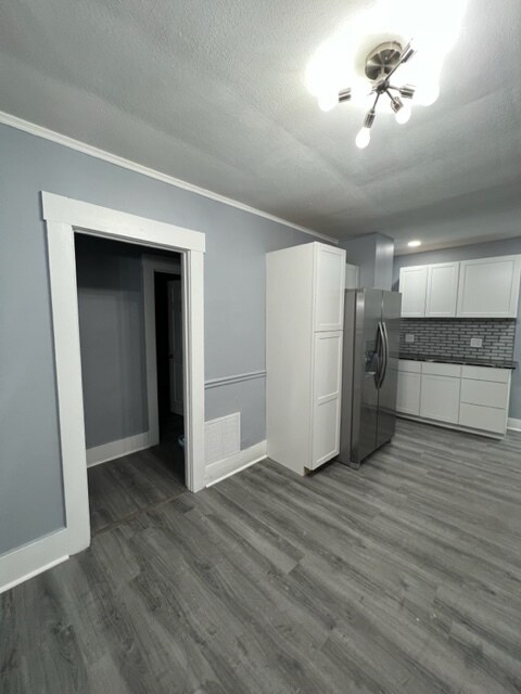 Building Photo - 216 Bassett St
