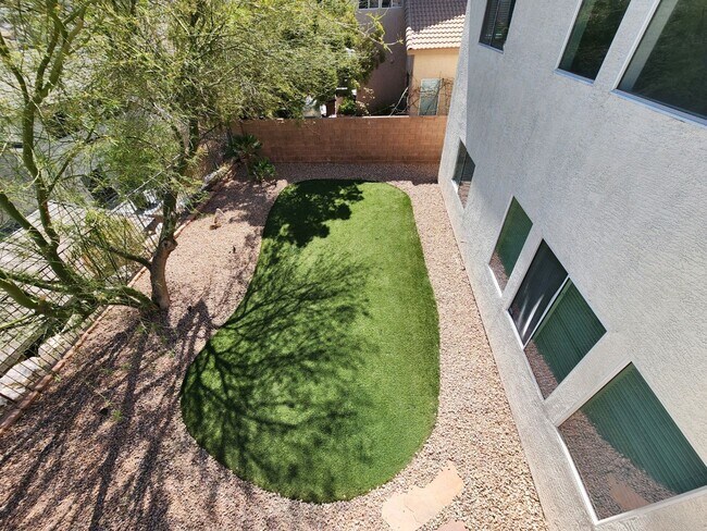 Building Photo - In the Heart of Green Valley Ranch