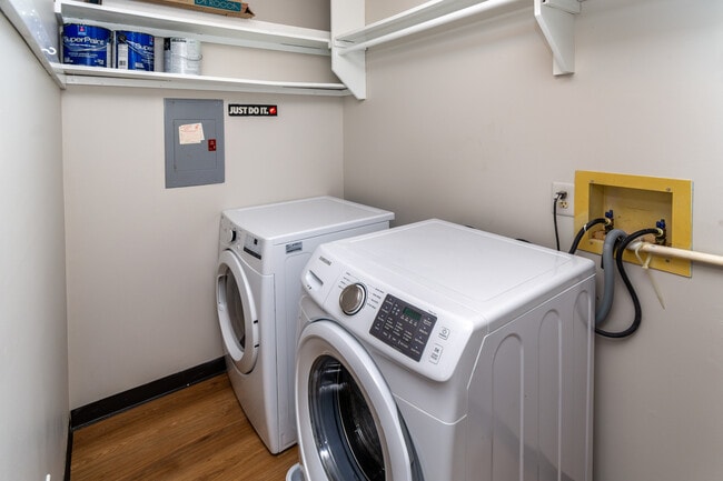 Building Photo - 69 Fisher Dr