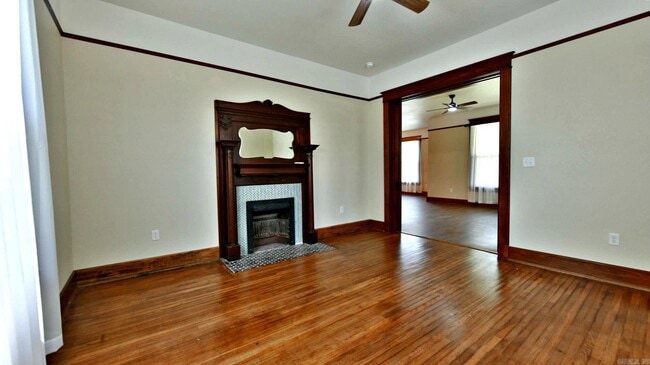 Building Photo - 101 10th St