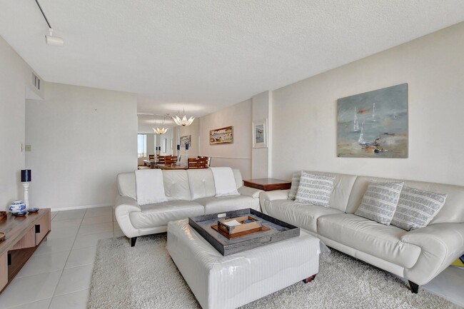 Building Photo - 2121 N Ocean Blvd