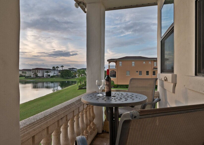 Building Photo - 834 Golden Bear Dr