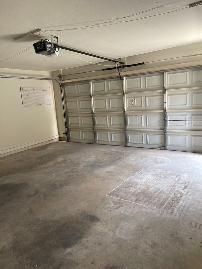 Building Photo - 1006 Fairway Dr