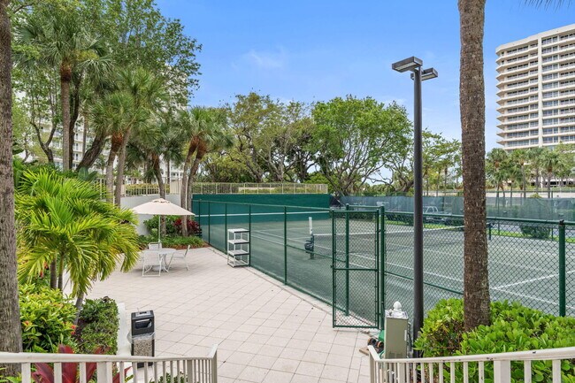 Building Photo - 4301 N Ocean Blvd
